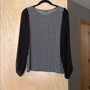 Vince Camuto black and white pattern blouse